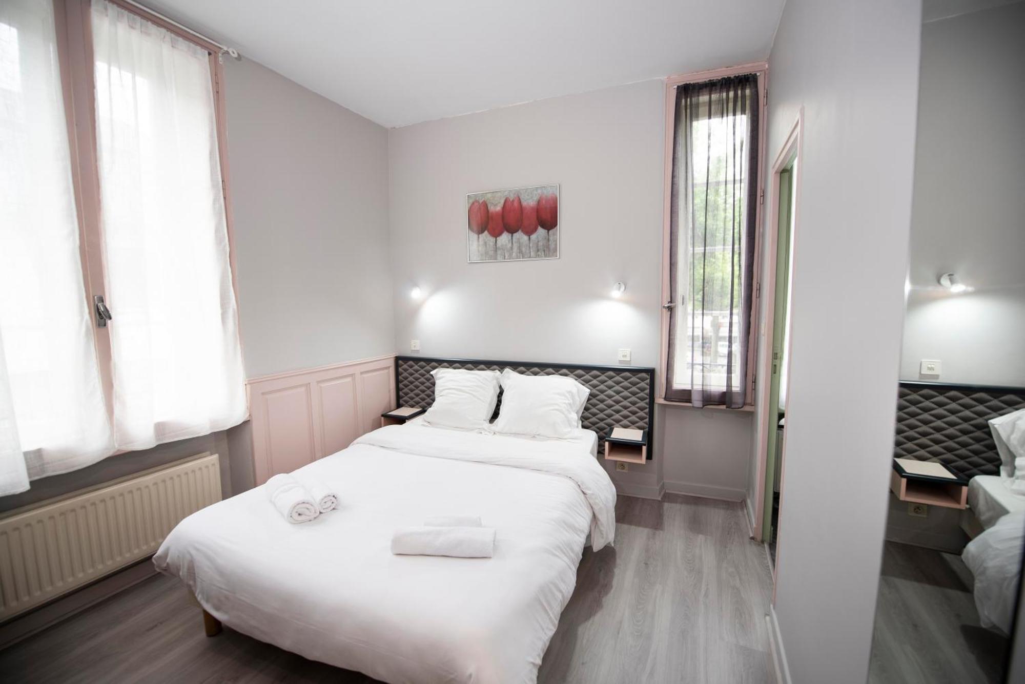 Hotel 1610 Entraygues-sur-Truyere Exterior photo