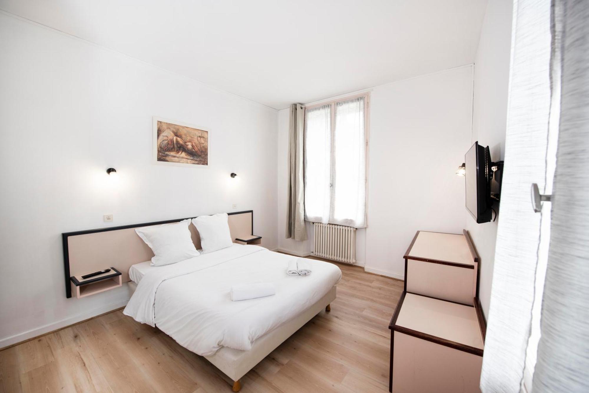 Hotel 1610 Entraygues-sur-Truyere Exterior photo