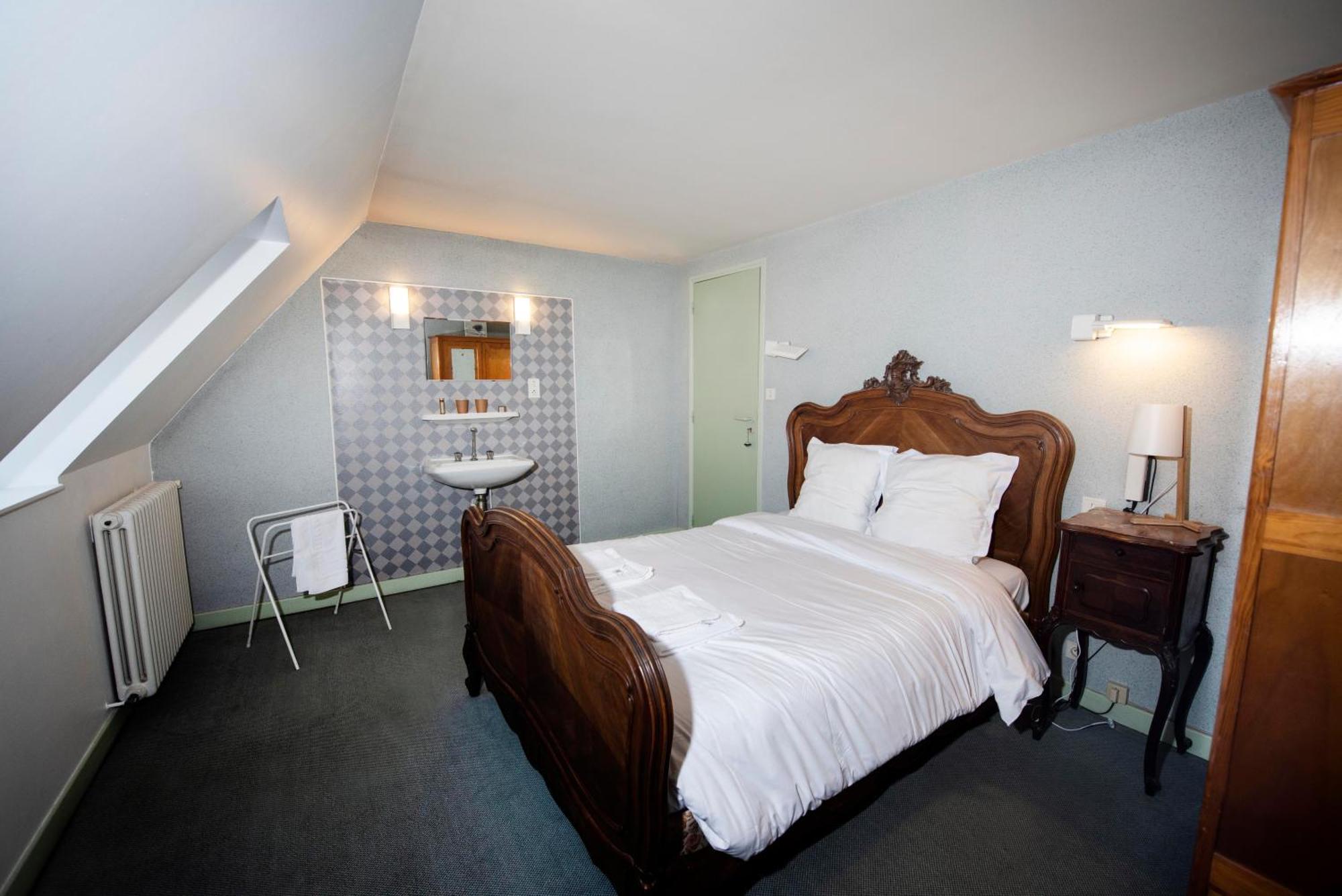 Hotel 1610 Entraygues-sur-Truyere Exterior photo