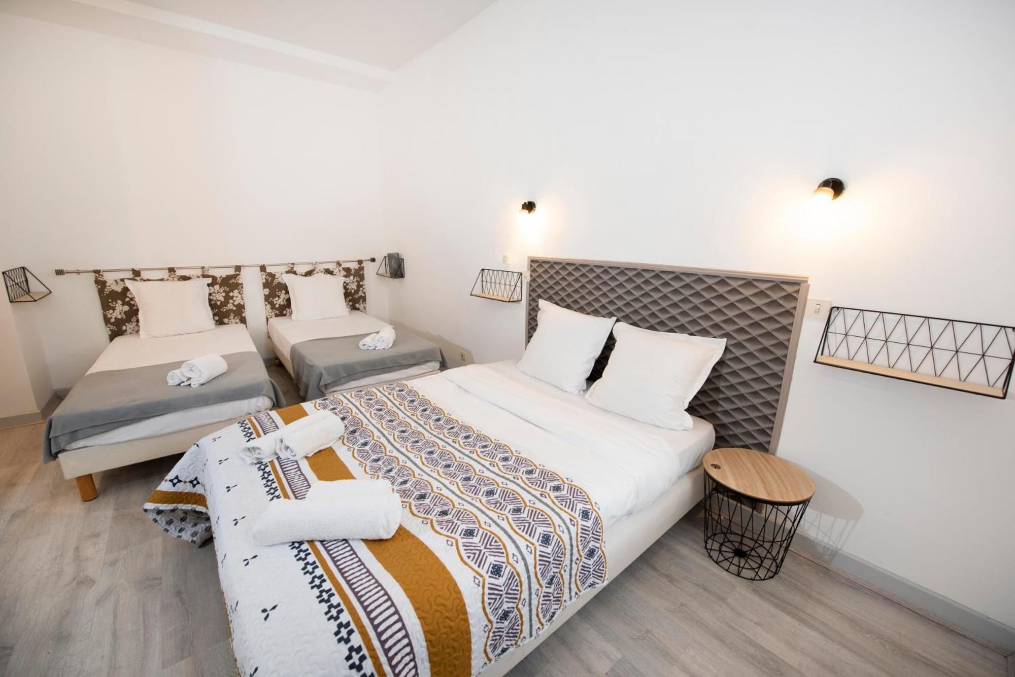 Hotel 1610 Entraygues-sur-Truyere Exterior photo