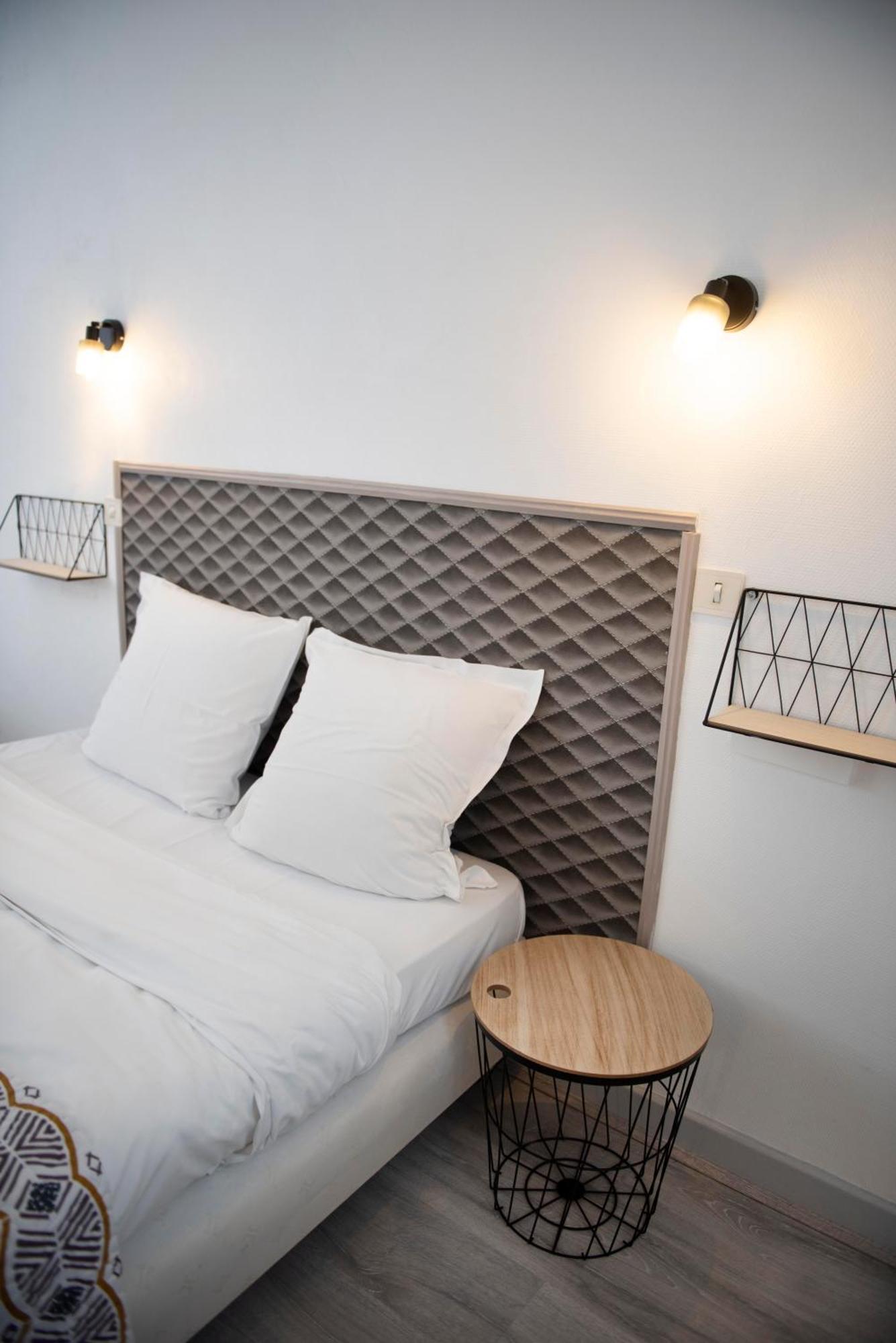 Hotel 1610 Entraygues-sur-Truyere Exterior photo